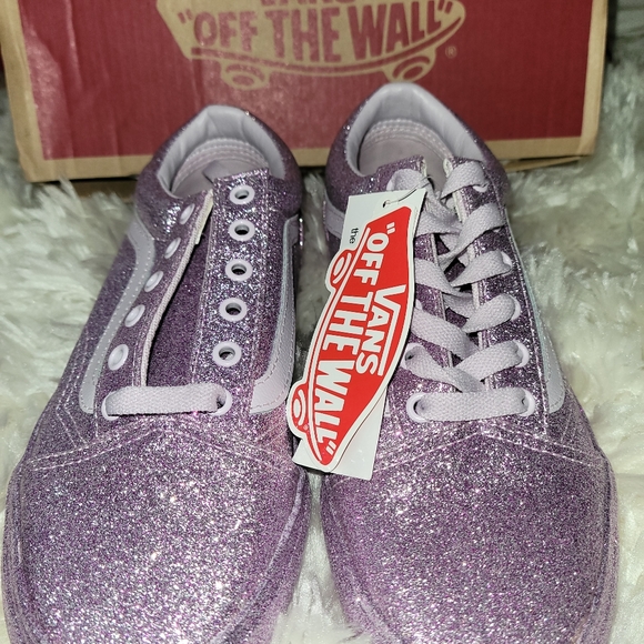 Vans - Picture 2 of 5